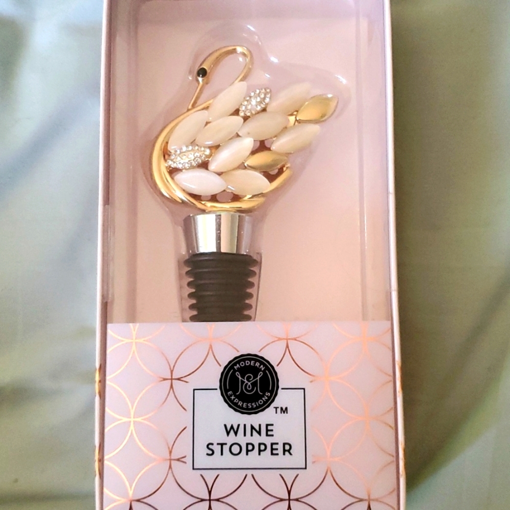 Modern Expressions Swan Wine Stopper. (New).